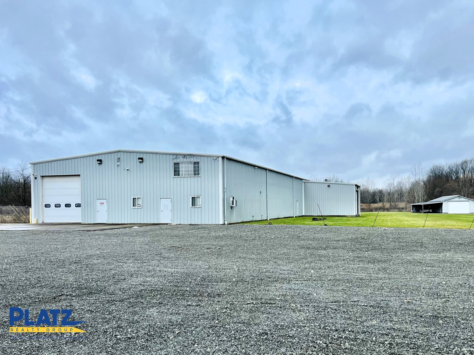 3603 Larchmont Ave NE - Photo 2